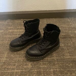 Dr Martens 1460 Black Leather 8 eyelet Combat Boots Men 3 Ladies 4 Europe 35